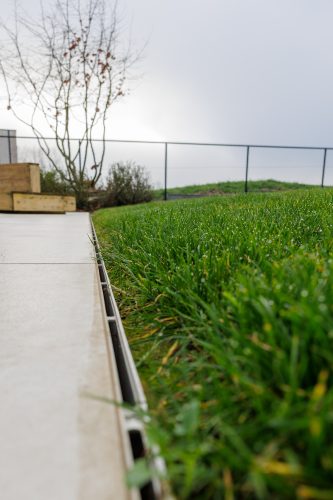 Arbo-Flora Plaatsen en aansluiten van aquadrain aan terras