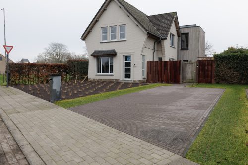 Arbo-Flora Aanplanten van siergrassen en herstelling bestaande poort