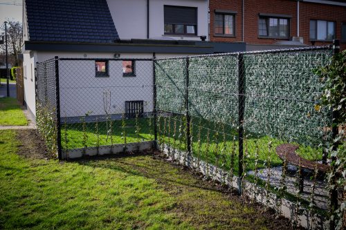 Arbo-Flora Plaatsen van draadafsluiting met bovenbuis en betonplaat, hoogte: 180 zwart